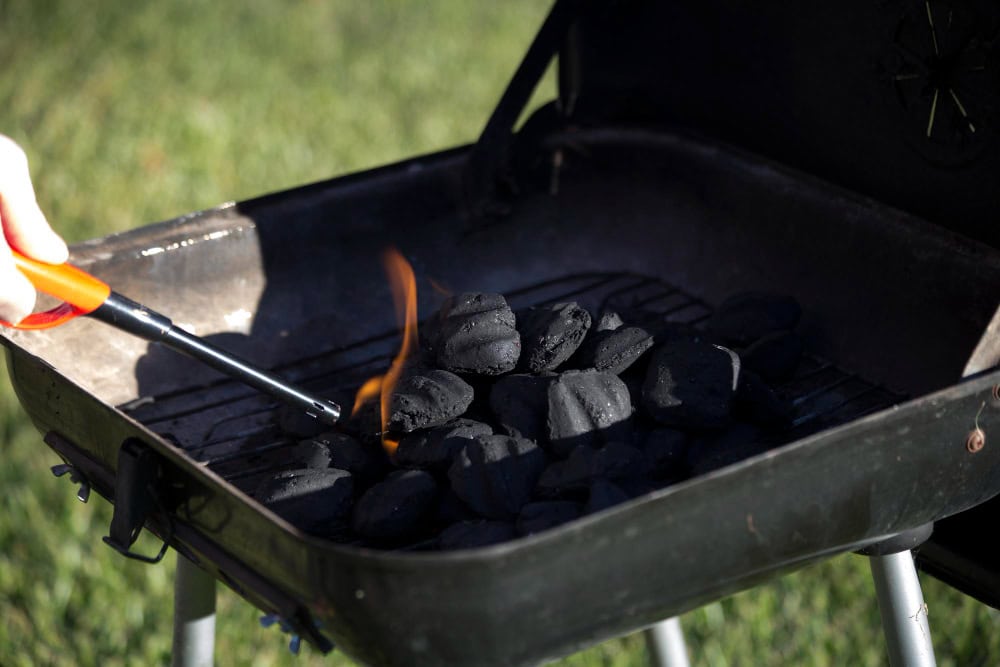 Shisha vs. BBQ: Why Your Briquette Shape Actually Matters